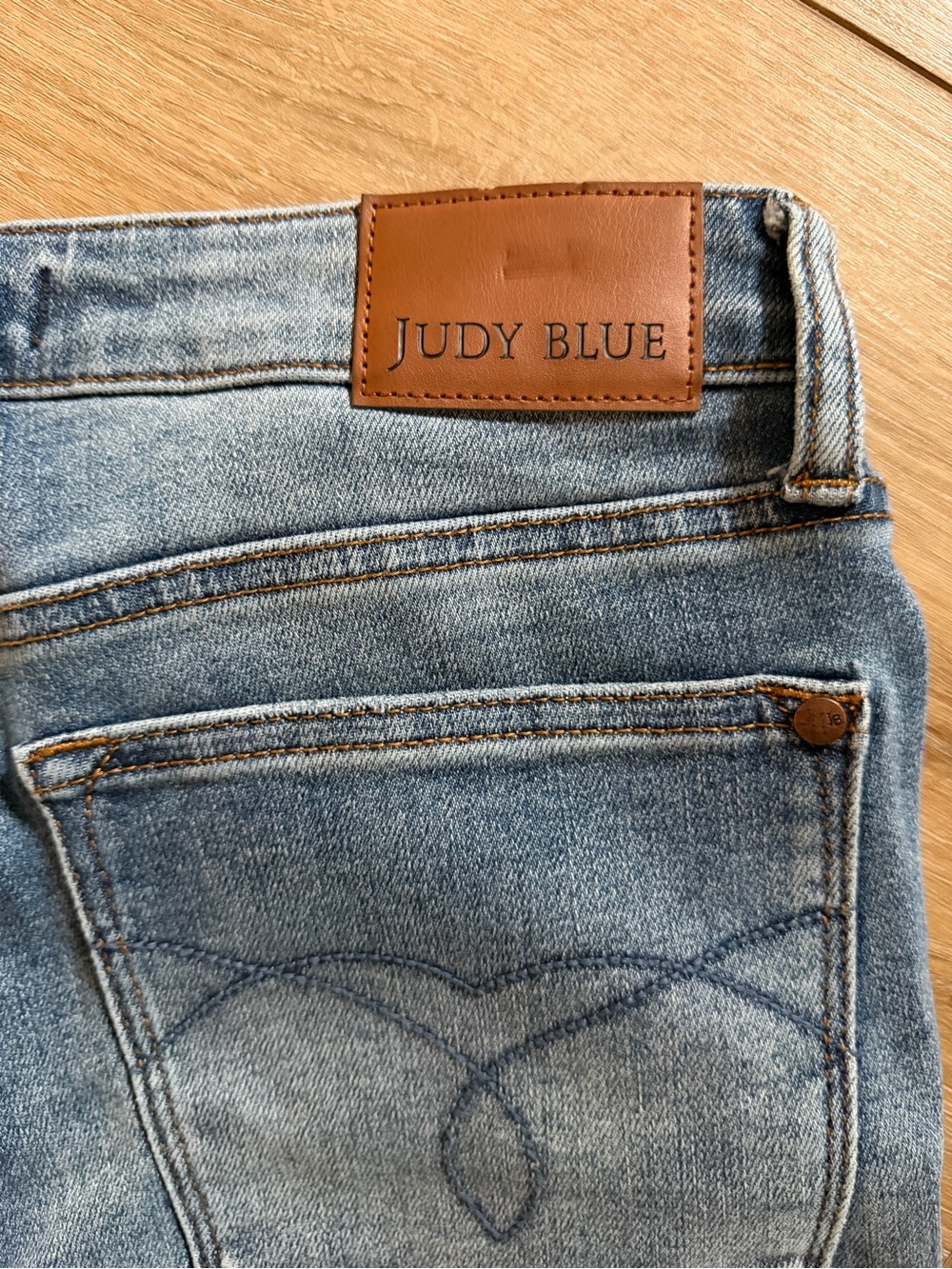 JUDY BLUE High Waist Tummy Control Back Pocket Embroidery Bootcut Jeans NWOT - Picture 9 of 9